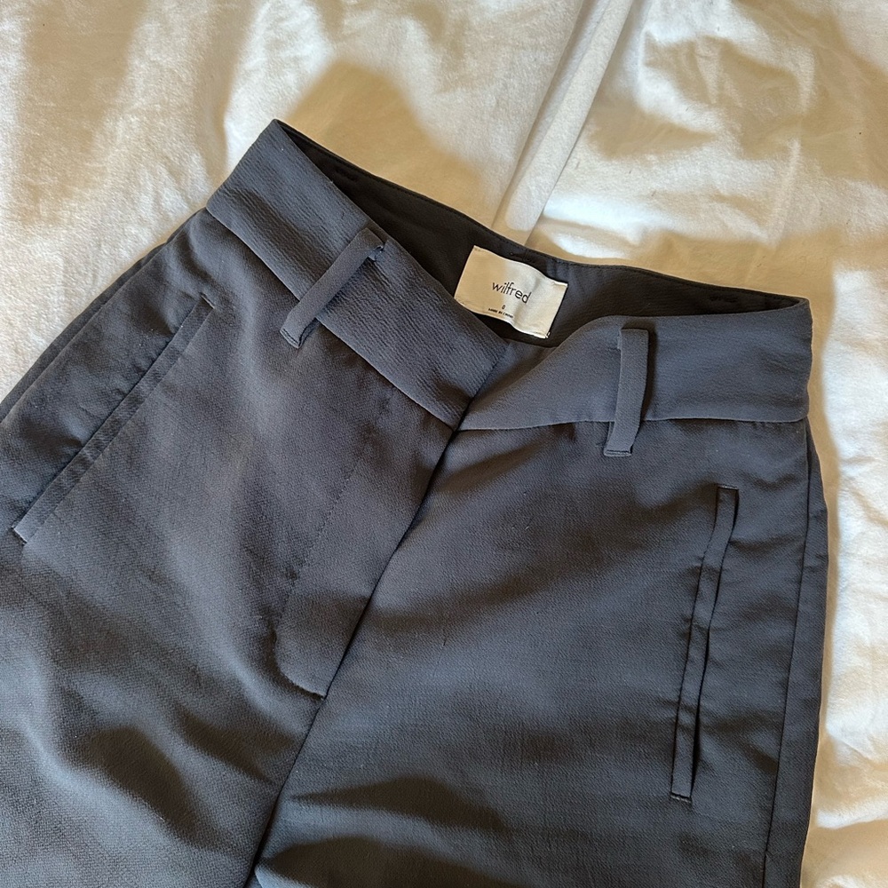Aritzia - Wilfred Charcoal Trousers Cropped